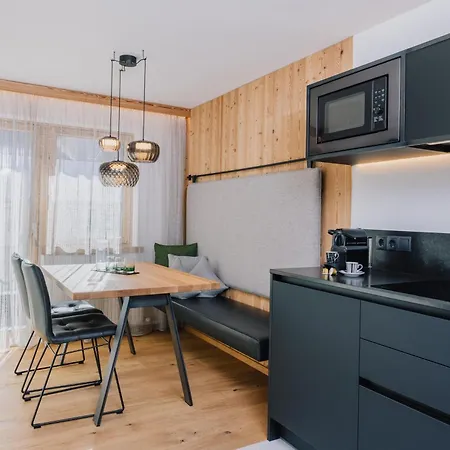Alpinlounge Raetia Apartment Ischgl