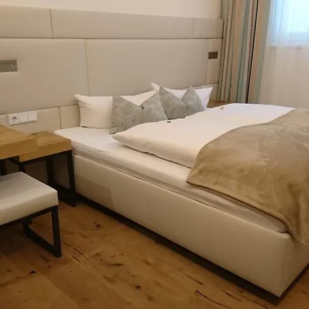 Alpinlounge Raetia Apartment Ischgl