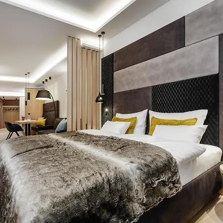 Alpinlounge Raetia Apartment Ischgl