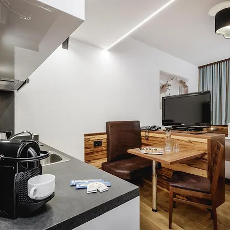 Alpinlounge Raetia Apartment Ischgl